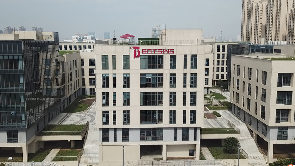 Heavy-Duty Structural Welding Robot